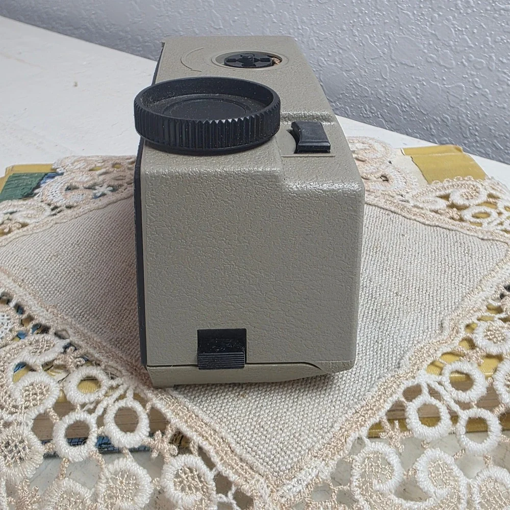 Vintage 60s Kodak Hawkeye Instamatic‎ II 126 Film Camera Tan Black